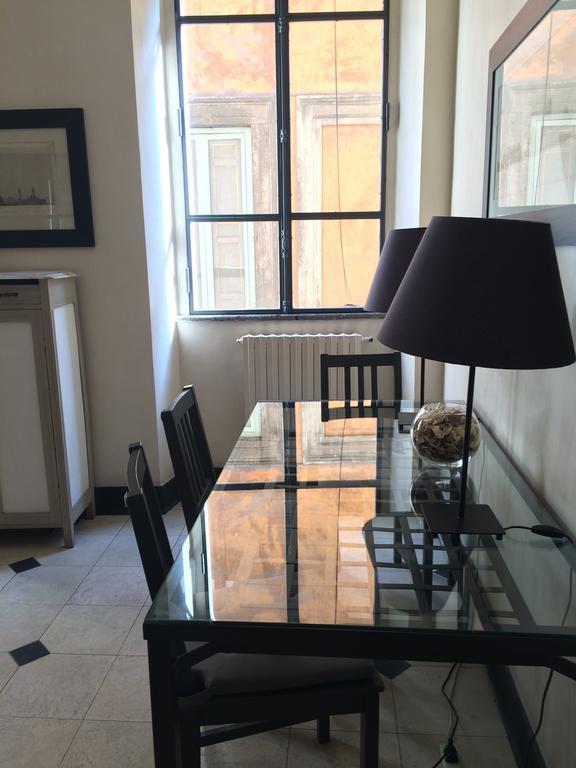 شقة La Casa In Vetrina روما الغرفة الصورة