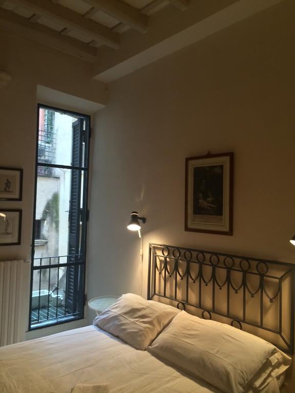 شقة La Casa In Vetrina روما الغرفة الصورة