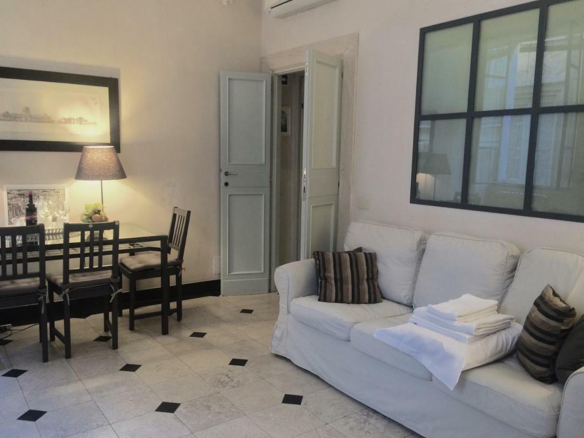 شقة La Casa In Vetrina روما المظهر الخارجي الصورة